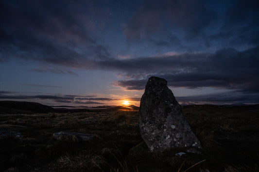 New Lunar cycle from Cnoc Fhillibhir Bheag / Callanish III - 2nd view - Glass Chopping board